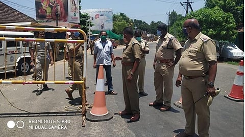 கேரளாவிற்கு கேன்சர் நோய் சிகிச்சைக்காக செல்லும் நோயாளிகளைக் காவல்துறை அனுமதிக்க வேண்டும்: மார்க்சிஸ்ட் கம்யூனிஸ்ட் வலியுறுத்தல்