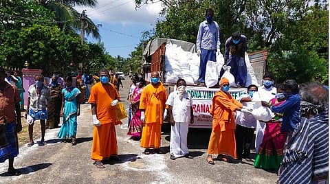ராமநாதபுரம் அருகே ராமகிருஷ்ண மடம் சார்பில் 1,200 பேருக்கு ரூ.10 லட்சம் மதிப்பில் நிவாரண உதவி