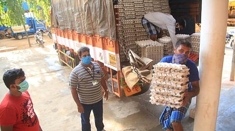நாகர்கோவிலில் கரோனா பாதித்தோர் வசிக்கும் தடை செய்யப்பட்ட பகுதியில் உணவுப் பொருட்கள் விநியோகத்தில் குறைபாடு உள்ளதாகப் புகார்; முட்டை, காய்கறிகள் விநியோகிக்க மாநகராட்சி நடவடிக்கை