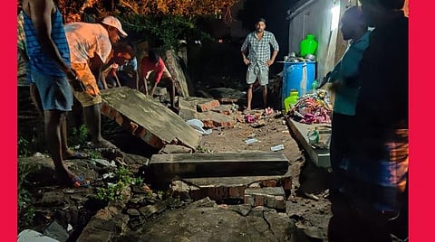 தாம்பரத்தில் பரிதாபம்: சுற்றுச்சுவர் இடிந்து விழுந்து தந்தை, 2 மகள்கள் பலி