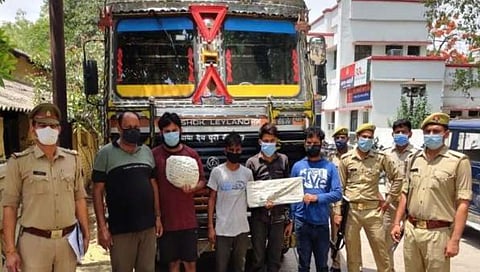காலி கண்டெய்னர் போல் காட்டி சினிமா பாணியில் ரூ.2 கோடி மதிப்பில் கஞ்சா கடத்தல்: உ.பி.யில் இருவர் கைது