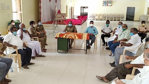 கோவில்பட்டி அருகே தீப்பெட்டி ஆலைகளுக்கு வந்த லாரி ஓட்டுநருக்கு கரோனா: 8 பேர் தனிமைப்படுத்தப்பட்டு கண்காணிப்பு