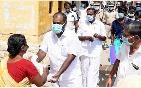 கோயம்பேடு மார்க்கெட் மூலம் கரோனா சமூக விலகல் பாடம் கற்றுக்கொடுத்துள்ளது: அமைச்சர் ஆர்.பி.உதயகுமார்