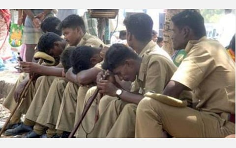 ஊரடங்கில் தளர்வு செய்யப்பட்டதால் போலீஸாருக்கு விடுமுறை- அதிகாரிகள் உத்தரவு