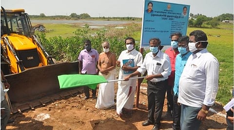சாரல் சீஸன் தொடங்கினாலும் குற்றாலம் அருவியில் குளிக்க தடை தொடரும்: தென்காசி ஆட்சியர் அறிவிப்பு