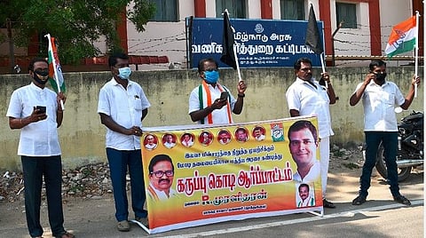 தூத்துக்குடி மாவட்டத்தில் 28 இடங்களில் காங்கிரஸார் போராட்டம்: முன்னாள் எம்எல்ஏ உள்ளிட்டோர் கைது
