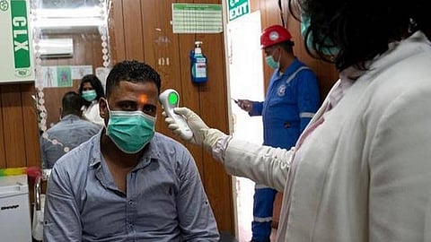 வெளியூர்களில் இருந்து கோவில்பட்டி பகுதிக்கு வந்த பெண் உள்ளிட்ட 5 பேருக்கு கரோனா