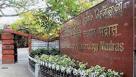 சென்னை ஐஐடி உதவிப் பேராசிரியர் நியமனத்துக்கு தடை கோரி வழக்கு: மத்திய அரசு பதிலளிக்க உயர் நீதிமன்றம் மதுரை கிளை உத்தரவு