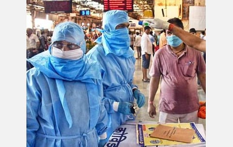 1,239 மருத்துவர்கள் உட்பட 2,834 மருத்துவ பணியாளர்கள் நியமனம்- முதல்வர் பழனிசாமி உத்தரவு