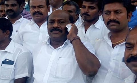 மக்கள் பயத்தைப் போக்க ஊரடங்கை அறிவித்தால் 15 நாட்கள் கடையடைப்புக்குத் தயார்: விக்கிரமராஜா நிதித்துறைச் செயலரிடம் மனு