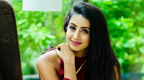 நேரலையால் உருவான சர்ச்சை: இதயமற்றவள் போல சித்தரிக்காதீர்கள் - சஞ்சனா கல்ரானி காட்டம்