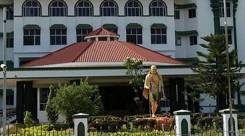 கோவில்பட்டி சிறையில் உயிரிழந்த தந்தை, மகன் உடலை 3 மருத்துவர்கள் கொண்ட குழு பிரேத பரிசோதனை செய்ய வேண்டும்: உயர் நீதிமன்ற கிளை உத்தரவு