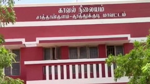 சாத்தான்குளம் காவல் நிலையம், மருத்துவமனையில் நீதித்துறை நடுவர் மீண்டும் விசாரணை: தடயவியல் நிபுணர்கள் ஆய்வு