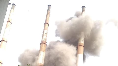 கொதிகலன் வெடித்ததில் ஏற்பட்ட கரும்புகை.