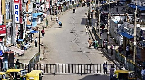ஞாயிற்றுக்கிழமைகளில் முழு ஊரடங்கு: கர்நாடகாவுக்கு வெளிமாநிலத்தவர் வர அனுமதி