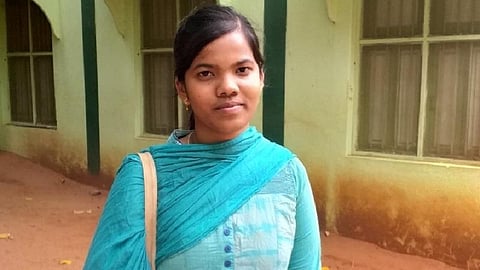 பைலட் பயிற்சிக்காக சேமித்த பணத்தில் கரோனாவால் வாழ்வாதாரத்தை இழந்த குடும்பங்களுக்கு உதவும் தேனி மாணவி உதயகீர்த்திகா
