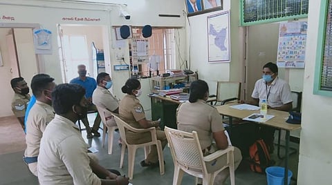 காவலர்களுக்கு மனநல ஆலோசனை.