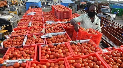 திருமழிசை காய்கறி சந்தையில் சமூக விலகலை கண்காணிக்க புது கருவி: திருவள்ளூர் மாவட்ட காவல் துறை நடவடிக்கை