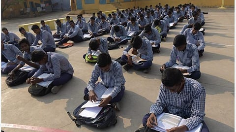 ஹரியானாவில் 9 முதல் 12-ம் வகுப்பு வரை பாடத்திட்டத்தைக் குறைக்க முடிவு
