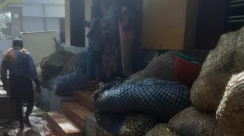 ஊருக்குள் புகும் கடல் நீர்