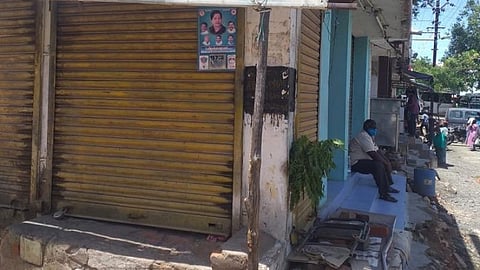 தேனியில் வரும் 26-ம் தேதி வரை கடையடைப்பு: பால், மருந்து மட்டுமே கிடைக்கும்