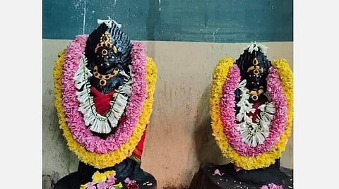 தண்டந்தோட்டத்தில்... இரட்டை பைரவர்கள்!