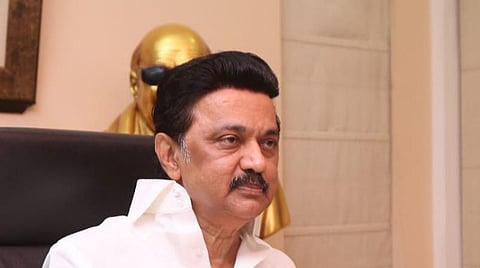 திமுக கூட்டத்தின்போது அக்கட்சியின் தலைவர் மு.க.ஸ்டாலின்