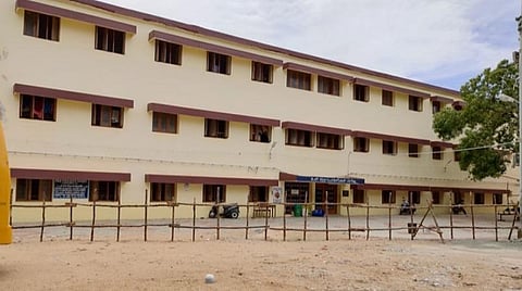பாளையங்கோட்டை அரசு சித்த மருத்துவ கல்லூரி வளாகத்திலுள்ள கரோனா சிகிச்சை மையம்.