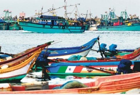சுமுகத் தீர்வை நோக்கி சுருக்குமடி வலை விவகாரம்!- டிஆர்ஓ பேச்சுவார்த்தையில் இறங்கிவந்த மீனவர்கள்
