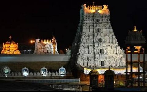 திருமலை திருப்பதி தேவஸ்தான ஜீயர்களுக்கு கரோனா தொற்று: ஏழுமலையான் கோயிலில் தரிசனம் மீண்டும் ரத்தாகுமா?