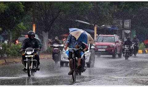 வளிமண்டல மேலடுக்குச் சுழற்சி; 4 மாவட்டங்களில் கனமழை வாய்ப்பு: வானிலை ஆய்வு மையம் தகவல்