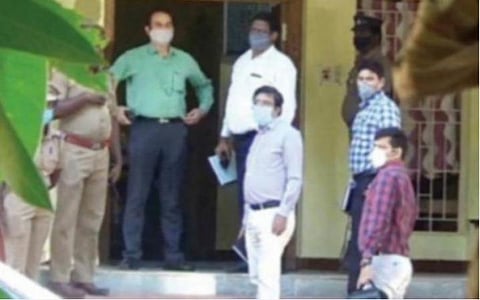 சாத்தான்குளம் வழக்கை விசாரிக்கும் சிபிஐ குழுவிலுள்ள இருவருக்கு கரோனா பாதிப்பு: காவலில் இருந்த போலீஸார் முன்கூட்டியே சிறையில் அடைப்பு