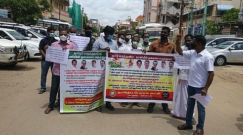 கரோனாவுக்கு சித்த மருத்துவத்தில் சிகிச்சை அளித்திடுக; பொதுநல இயக்கங்கள் ஆர்ப்பாட்டம்