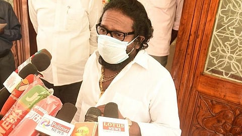 'ராமநாதபுரம் காவல் கண்காணிப்பாளர் சாதி ரீதியாக செயல்பட்டு வருகிறார்': கருணாஸ் எம்எல்ஏ குற்றச்சாட்டு