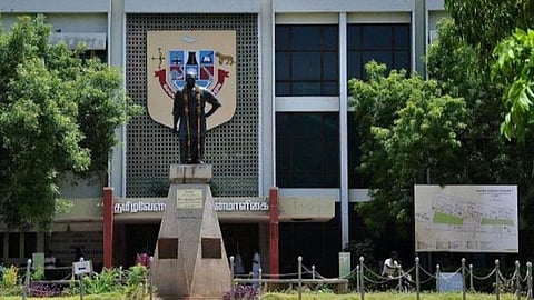 காமராசர் பல்கலைக்கழக தொலைநிலைக் கல்வியில் தமிழகத்திலும் விடைத்தாள் முறைகேடு: தேர்வாணையர் மீது நடவடிக்கை எடுக்க முன்னாள் சிண்டிகேட் உறுப்பினர் வலியுறுத்தல்