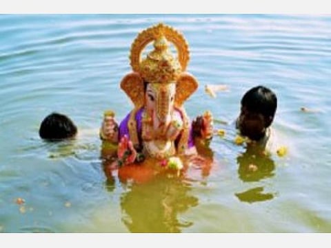 விநாயகர் சிலைகளை தனிநபர்கள் நீர்நிலைகளில் கரைக்க அனுமதி: உயர் நீதிமன்றம் உத்தரவு