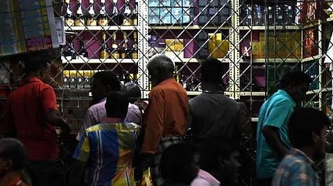 தமிழகம் முழுவதும் டாஸ்மாக் கடைகளில் ஒரே நாளில் ரூ.250 கோடிக்கு மது விற்பனை