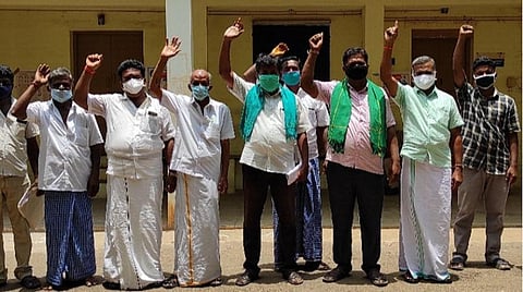 நீர்வரத்து ஓடைகளை தூர்வாரக் கோரி கோவில்பட்டியில் விவசாயிகள் சங்கத்தினர் ஆர்ப்பாட்டம்