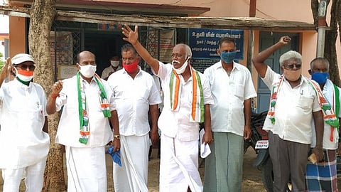 கணக்கீடு செய்யாமல் கட்டணம் வசூல் செய்வதைக் கண்டித்து கோவில்பட்டி மின்வாரிய அலுவலகம் முன்பு காங்கிரஸ் ஆர்ப்பாட்டம்