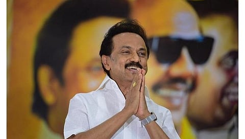 கரோனாவால் வாழ்வாதாரம் இழந்த கொளத்தூர் தொகுதி மக்களுக்கு உணவளிக்க ரூ.10 லட்சம் நிதி: மு.க.ஸ்டாலின் வழங்கினார்