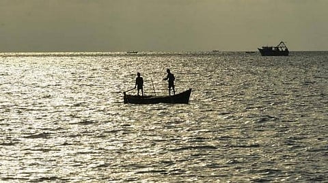 மானிய விலையில் தமிழகம் முழுவதும் 270 மீனவர்களுக்கு சாட்டிலைட் போன்