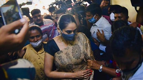 கன்னட நடிகைகள் ராகினி திவேதி, சஞ்சனா கல்ராணி போதை பொருள் உட்கொண்டது பரிசோதனையில் அம்பலம்: விசாரணை நடத்த எடியூரப்பா உத்தரவு