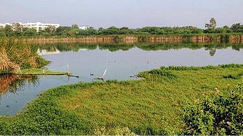 மழைநீர் சேகரிக்க 33 ஊருணிகளைத் தூர்வாரும் பணி தொடக்கம்: தன்னார்வ நிறுவனங்களுடன் கைகோர்த்த மதுரை மாநகராட்சி