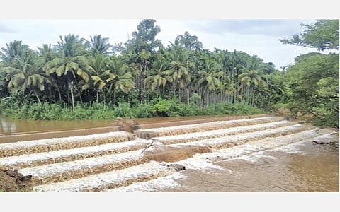 தொடர் மழையால் நொய்யல் ஆற்றில் வெள்ளம்: நிரம்பி வழியும் கோவை குளங்கள்; பரம்பிக்குளம் அணை உபரி நீர் திறப்பு