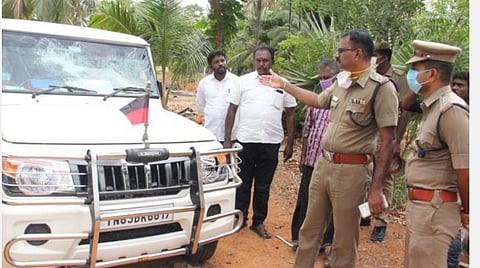 எம்எல்ஏ அனிதா ராதாகிருஷ்ணனின் கார் கண்ணாடியைச் சேதப்படுத்திய 2 பேர் கைது: போலீஸார் தீவிர விசாரணை