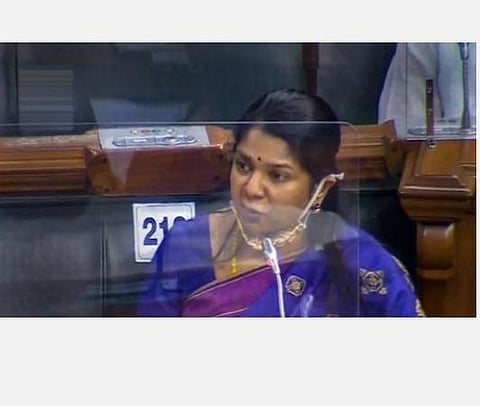ரயில்வே தனியார்மயமாக்கலில், ரயில்வேயில் உள்ள பணியாளர்களை பணி நீக்கம் செய்யும் திட்டம் அரசிடம் உள்ளதா?- கனிமொழி கேள்வி
