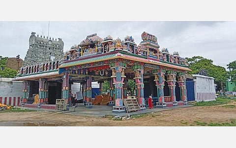 மாமல்லபுரம் ஸ்தலசயன பெருமாள் கோயில்.