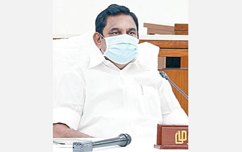 ”ஒரே நாடு, ஒரே ரேஷன் அட்டை” திட்ட செயலாக்கம் குறித்த ஆலோசனைக் கூட்டம் முதல்வர் பழனிசாமி தலைமையில் சென்னை தலைமைச் செயலகத்தில் நேற்று நடைபெற்றது. இதில் துணை முதல்வர் ஓ.பன்னீர்செல்வம், அமைச்சர்கள், தலைமைச் செயலாளர் க.சண்முகம், நிதித்துறை செயலாளர் எஸ்.கிருஷ்ணன், உணவுத் துறை செயலாளர் தயானந்த் கட்டாரியா, நுகர்பொருள் வாணிபக் கழக மேலாண்மை இயக்குநர் எம்.சுதாதேவி, கூட்டுறவுச் சங்கங்களின் பதிவாளர் இல.சுப்பிரமணியன், உணவுப் பொருள் வழங்கல் பாதுகாப்புத் துறை ஆணையர் சஜ்ஜன்சிங் ஆர்.சவான் மற்றும் அரசு உயர் அலுவலர்கள் கலந்து கொண்டனர்.