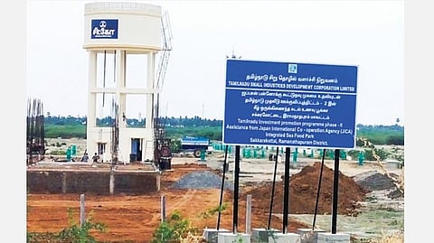 ராமநாதபுரம் சக்கரக்கோட்டையில் அமைக்கப்பட்டு வரும் கடல் உணவு பூங்கா. 