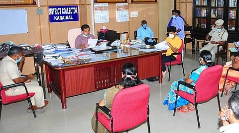 ஆட்சியர் அர்ஜூன் சர்மா தலைமையில் நடைபெற்ற புதுச்சேரி விடுதலை நாள் விழா தொடர்பான ஆலோசனைக் கூட்டத்தில் பங்கேற்றோர்.